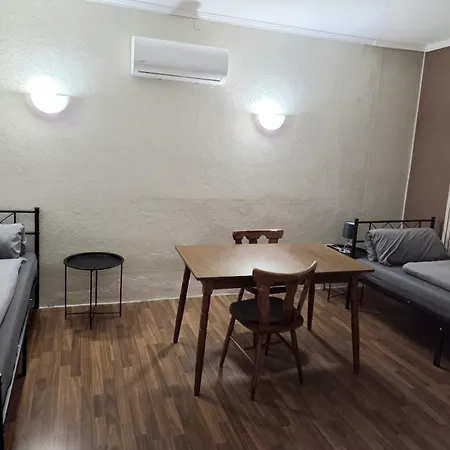 Monteur-haus Luebeck Berlin Pankow, Reinickendorf, Glienicke-nordbahn * Frohngau