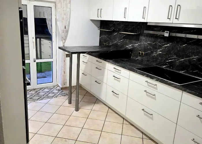 Monteur-haus Luebeck Berlin Pankow, Reinickendorf, Glienicke-nordbahn * Frohngau