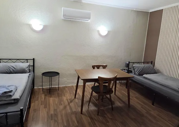 Monteur-haus Luebeck Berlin Pankow, Reinickendorf, Glienicke-nordbahn * Frohngau